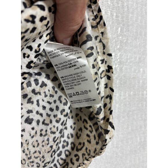Chico’s Size 2 Leopard Print Blouse Women’s 12/14 V Neck 3/4 Sleeve Animal Print - Picture 5 of 7